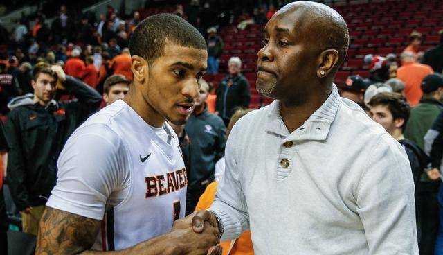 足球联赛中 足球联赛中